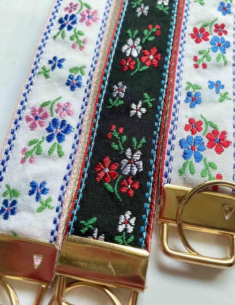 BattleTim Floral Embroidered Fabric Keychain Wristlet Key Fob Keychain Car Key Chain Holder Handmade Wristband for Women - Image 5